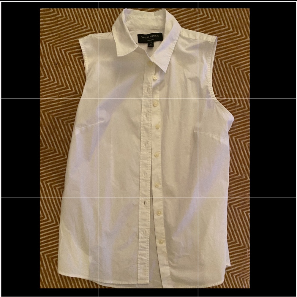 Banana Republic Shortsleeved White Top